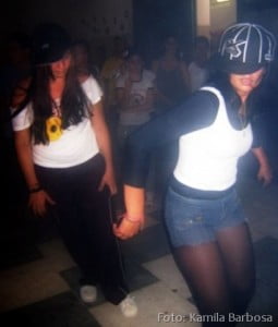 Apresentação na sala de aula, que, como você pode ver, foi transformada em discoteca