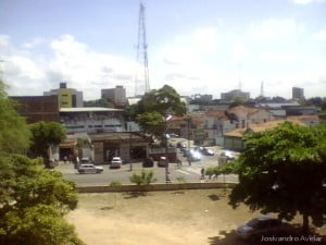 A foto foi tirada hoje, Dia do Comerciário. Cenário de domingo numa segunda-feira.