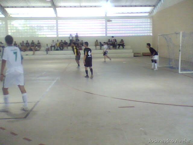 Duelo de times que nunca haviam perdido nos Jogos. E nesse jogo não perderam: empate por 1 a 1. Duelo de times que nunca haviam perdido nos jogos. E nesse jogo não perderam: empate por 1 a 1.