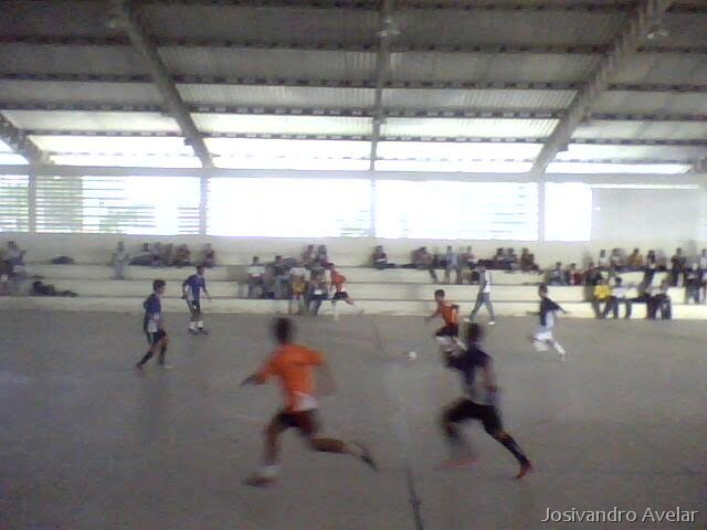 Jogo entre o 2º 28 e o 1º 22. 2º 28 muito popular entre a torcida feminina, mas perdeu para o 1º 22 por 2 a 0. quadra2025B245D