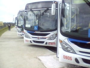 Dois dos doze ônibus da Reunidas.