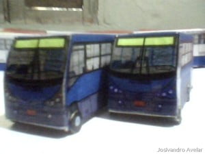 ...E dois microônibus.