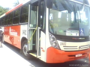 Carro da empresa Mandacaruense.