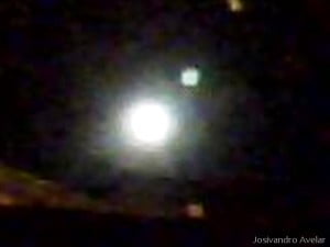 A Lua, 18:30 de hoje.