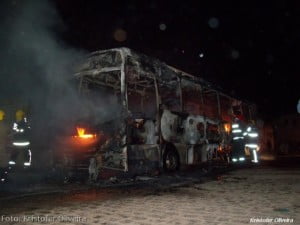 Aquele carro da terceira foto virou isso.