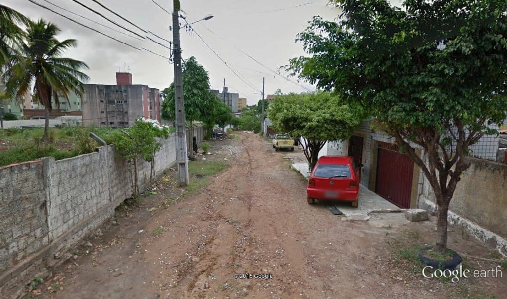 PASSADO RECENTE: A VELOCIDADE DAS MUDANÇAS DA CIDADE 2 O muro não existe mais.