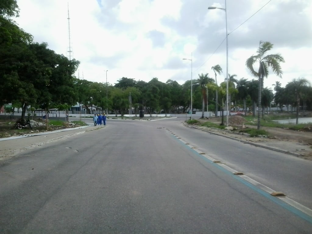 14:27- A ÚLTIMA PARADA 4 Quem diria que você poderia estar andando por aqui... Aproveite enquanto você foi um dos últimos a ver a Lagoa assim.