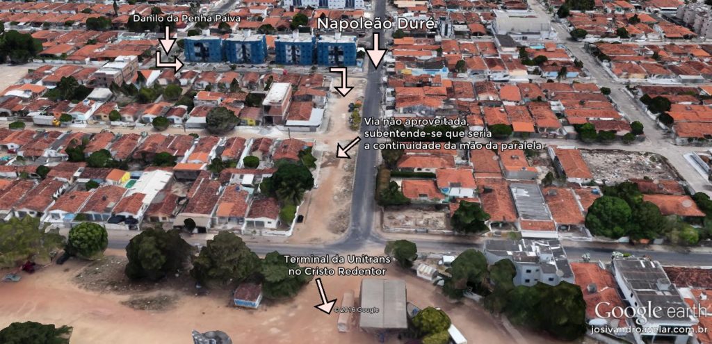 ILUSTRANDO A LISTA- MÃO DUPLA PARA QUÊ? 5 Final da Napoleão Duré, no Cristo Redentor. O terreno abaixo já é o entorno do Almeidão. Perceba que nos últimos metros da rua são mais largos, sendo metade asfaltada. Aqui poderia ser a continuidade do binário.