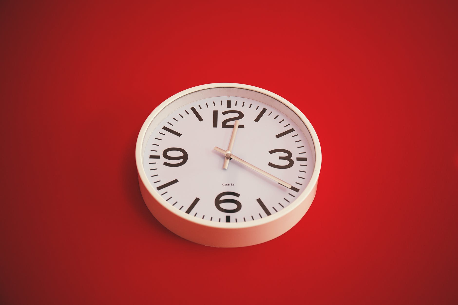 PASSANDO NUM INSTANTE 1 clock quartz time midday