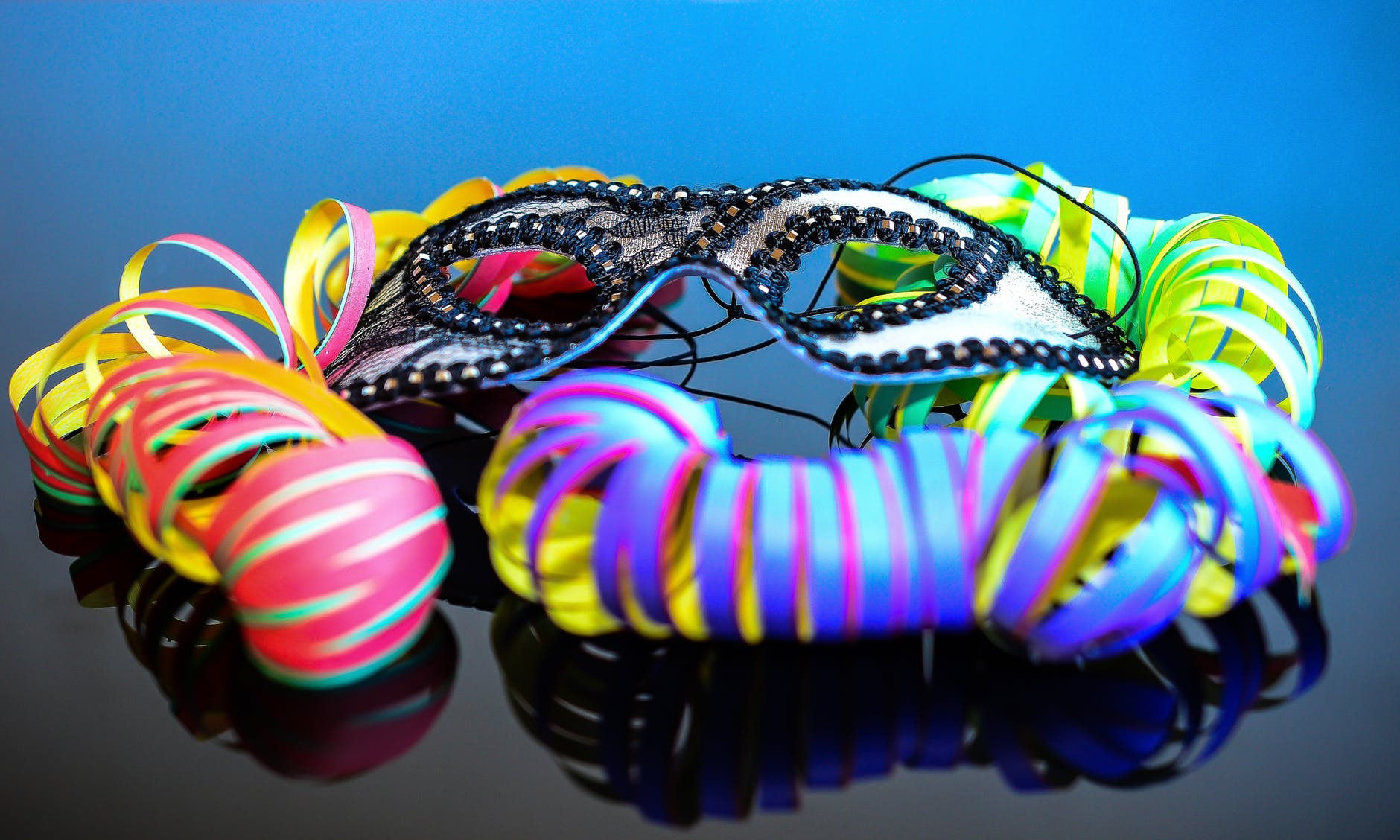 EM FEVEREIRO, TEM CARNAVAL (SQN) 1 abstract art beautiful bright