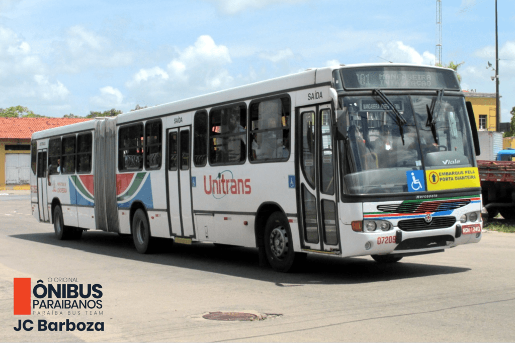 As promessas da mobilidade urbana de 1996 5 Foto de um ônibus articulado de João Pessoa, na linha 301-Mangabeira/Pedro II. Fim da descrição.
