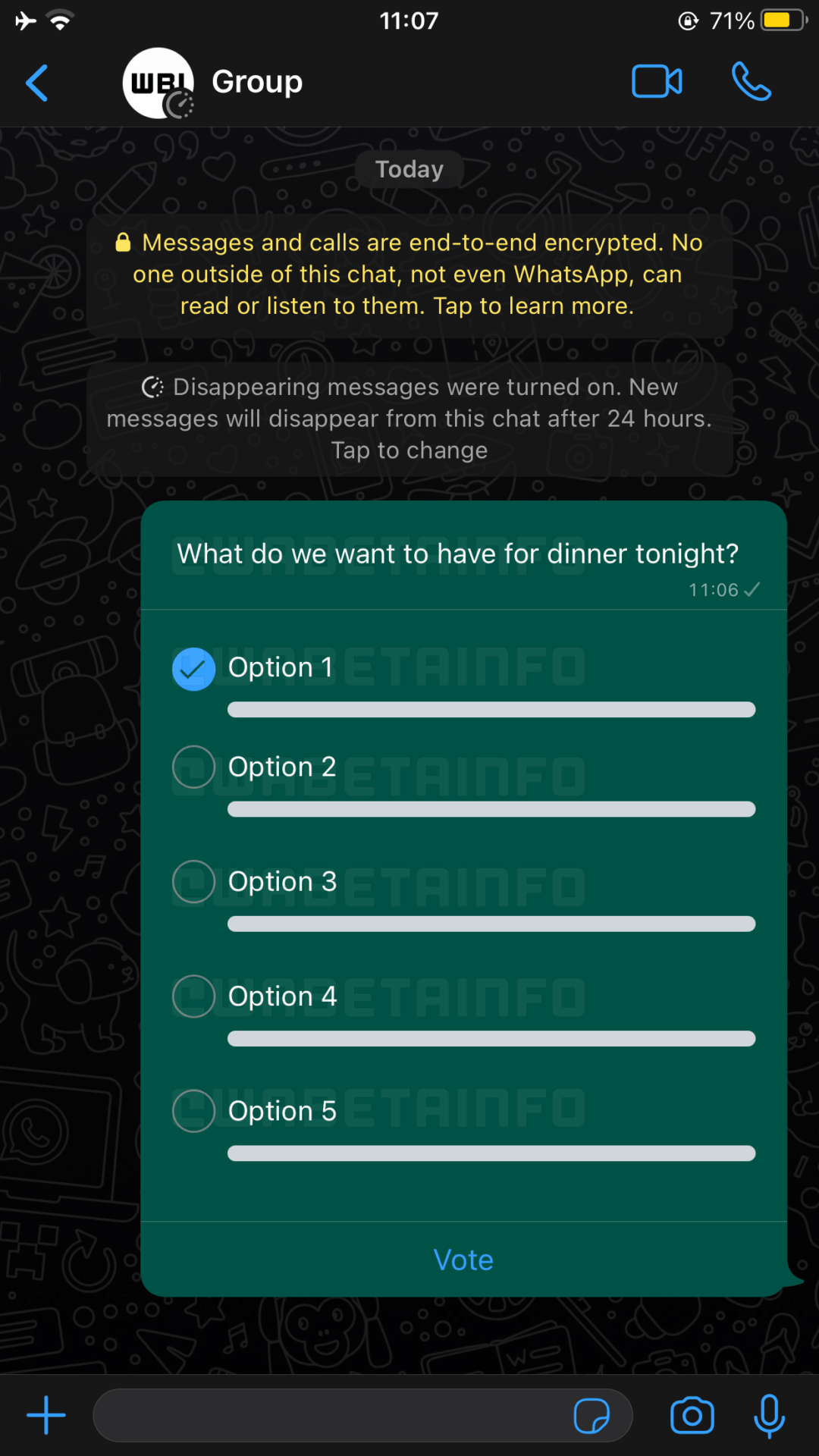 Enquetes nos grupos do WhatsApp em teste 1 Como vão ficar as enquetes nos grupos do WhatsApp. Print do WABetaInfo.