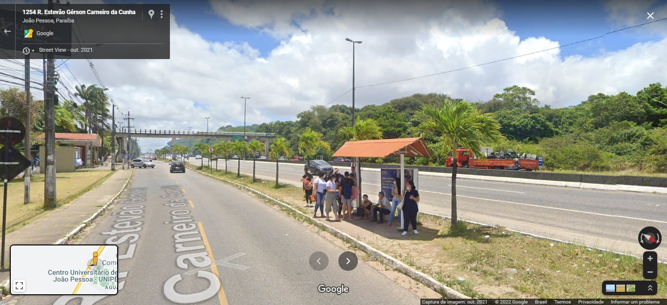 A passarela 2 Parada de ônibus do Unipê.
