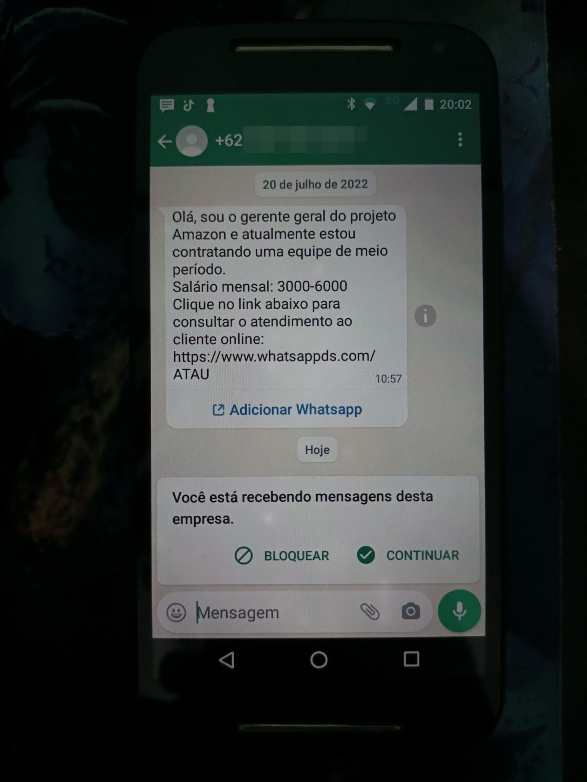 O manjado golpe do emprego no WhatsApp 1 A mensagem daquele golpe bem tosco que chegou no número (parado) do Luneta Sonora.