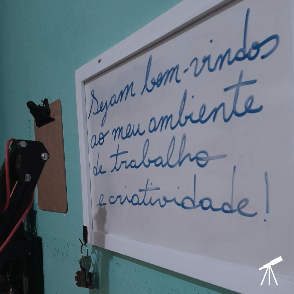 Ambiente de trabalho e criatividade 1 Ambiente de trabalho e criatividade.