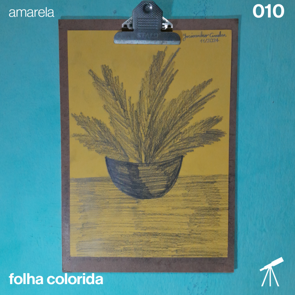 #FolhaAmarela 010 - Vaso de planta na mesa 1 Vaso de planta na mesa, com cinco folhas de palmeira, desenhado com lápis grafite em folha de cor amarela.