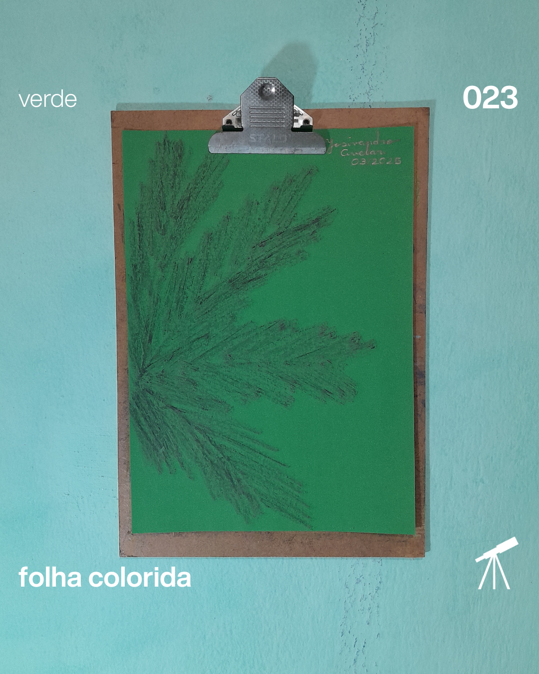 #FolhaVerde 023 - Ramos 1 Ramos de palmeira desenhados em uma folha de cor verde.